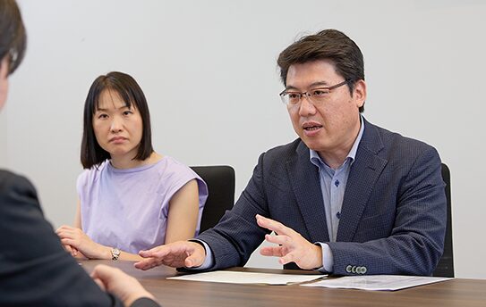 芙蓉オートリース BPOサービス推進部 出口裕隆、高橋麻理子 画像